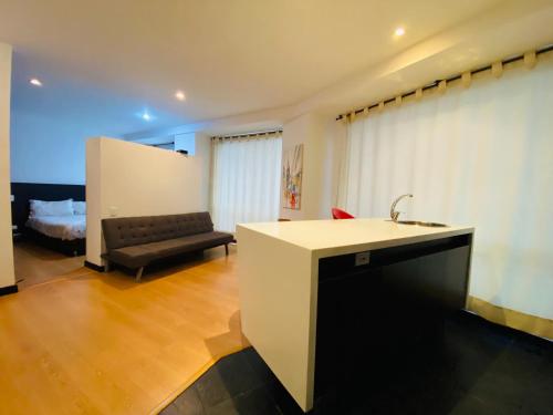 Imagen de la habitación del Hotel Aparta Suite Edificio Continental Bogotá. Foto 17