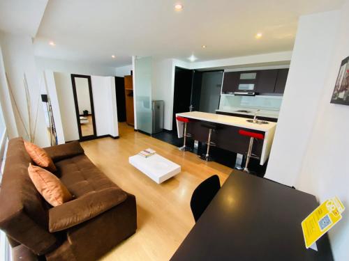 Imagen de la habitación del Hotel Aparta Suite Edificio Continental Bogotá. Foto 18