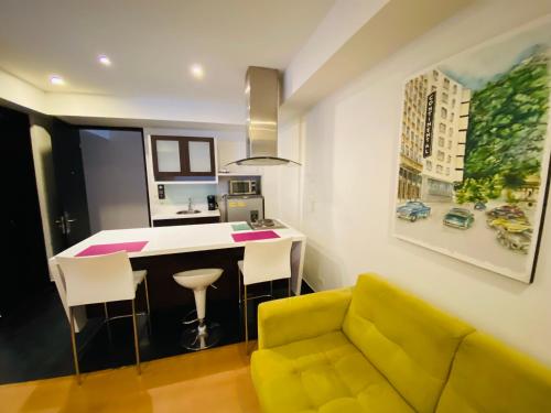 Imagen de la habitación del Hotel Aparta Suite Edificio Continental Bogotá. Foto 19