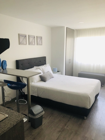 Imagen de la habitación del Hotel Apartaestudio Charles 52. Foto 5