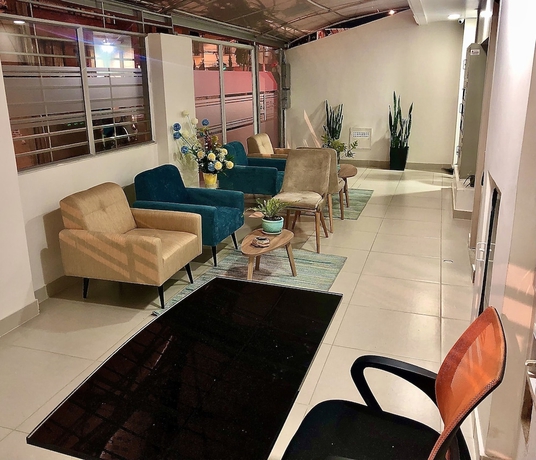Imagen de los interiores del Hotel Apartaestudio Charles 52. Foto 19