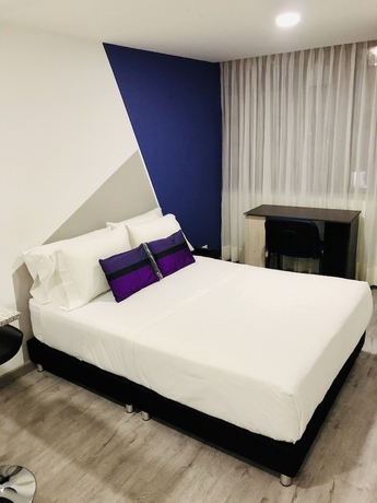 Imagen de la habitación del Hotel Apartaestudio Charles 52. Foto 14