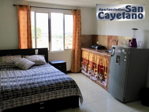 Imagen de la habitación del Hotel Apartaestudios San Cayetano. Foto 2