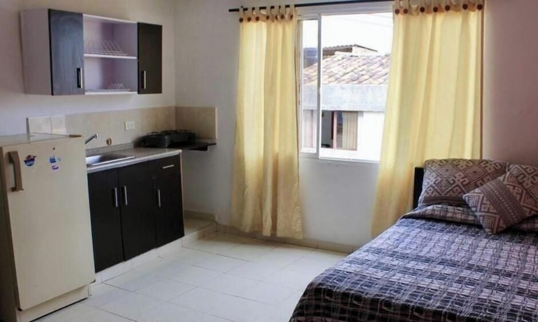 Imagen de la habitación del Hotel Apartaestudios San Cayetano. Foto 3