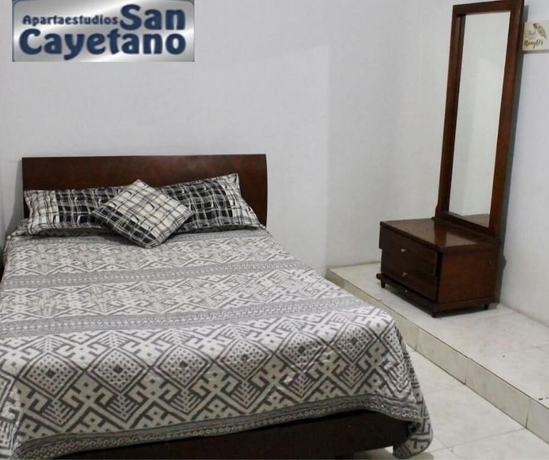 Imagen de la habitación del Hotel Apartaestudios San Cayetano. Foto 5