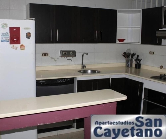 Imagen de la habitación del Hotel Apartaestudios San Cayetano. Foto 8