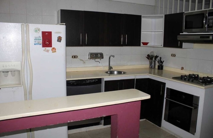 Imagen de la habitación del Hotel Apartaestudios San Cayetano. Foto 9
