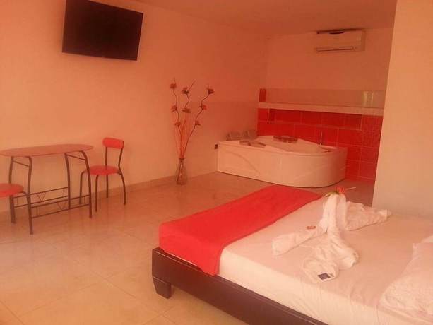 Imagen de la habitación del Hotel Apartahotel Barcelot. Foto 11