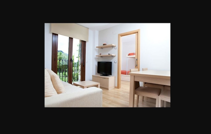 Imagen de la habitación del Hotel Apartahotel Castejón De Sos. Foto 7