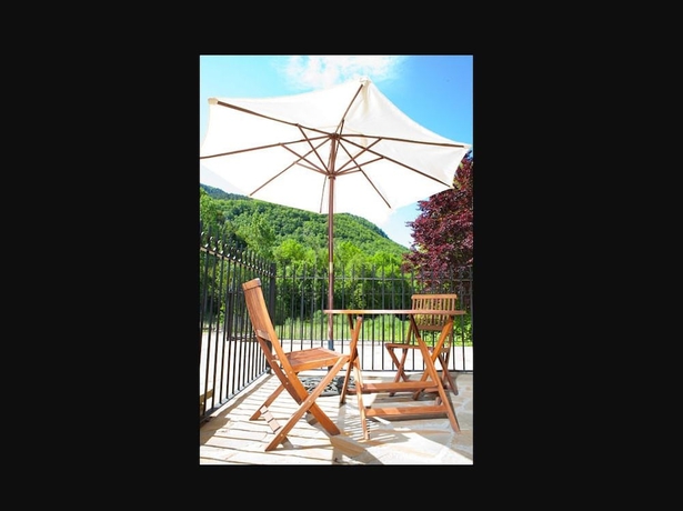 Imagen de los exteriores del Hotel Apartahotel Castejón De Sos. Foto 12