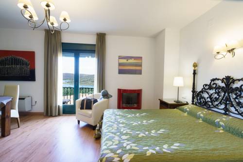 Imagen de la habitación del Hotel Apartahotel Doña Ruidera. Foto 2