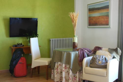 Imagen de la habitación del Hotel Apartahotel Doña Ruidera. Foto 11