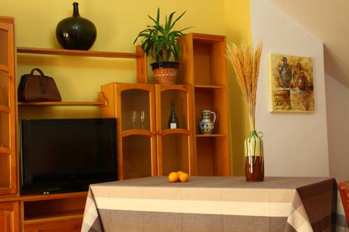 Imagen de la habitación del Hotel Apartahotel Doña Ruidera. Foto 12