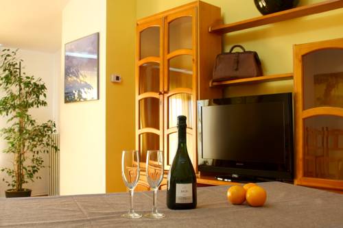 Imagen de la habitación del Hotel Apartahotel Doña Ruidera. Foto 15