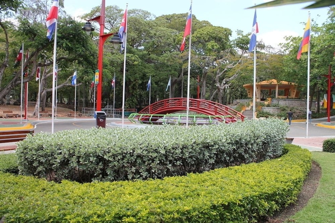 Imagen de los exteriores del Hotel Apartahotel Drake Bol&iacute;var. Foto 12