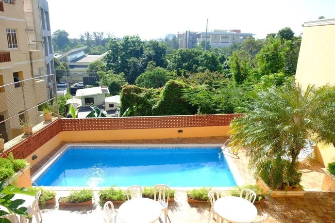Imagen de la piscina del Hotel Apartahotel Drake Bol&iacute;var. Foto 18