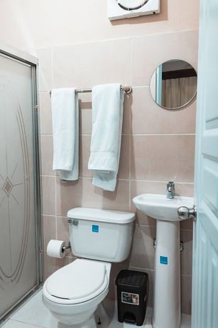 Imagen de la habitación del Hotel Apartahotel Dubai. Foto 4