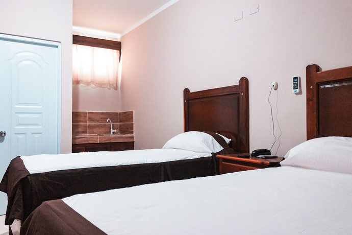 Imagen de la habitación del Hotel Apartahotel Dubai. Foto 9