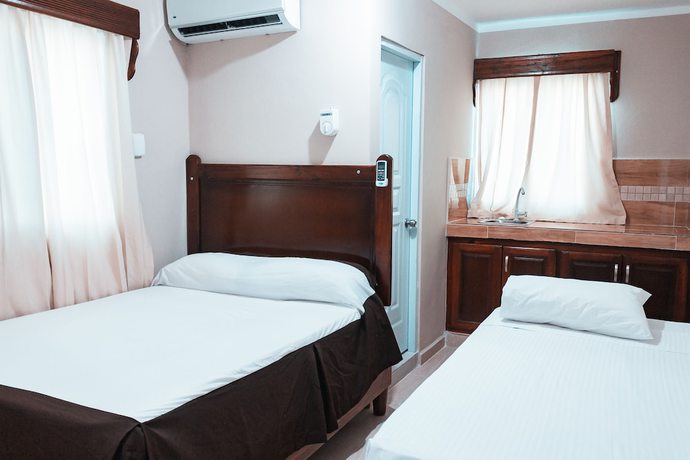 Imagen de la habitación del Hotel Apartahotel Dubai. Foto 14