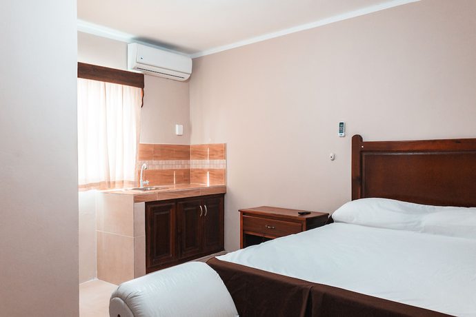 Imagen de la habitación del Hotel Apartahotel Dubai. Foto 17