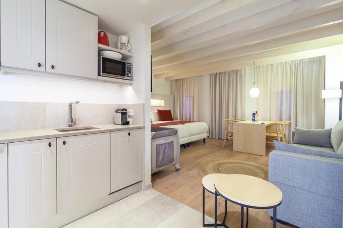 Imagen de la habitación del Hotel Apartahotel Fil Suites. Foto 9