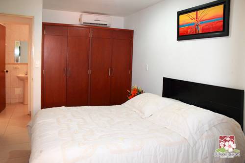 Imagen de la habitación del Hotel Apartahotel Los Cerezos. Foto 6