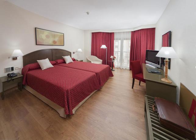 Imagen de la habitación del Hotel Apartahotel Rosales. Foto 3