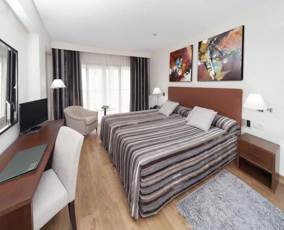 Imagen de la habitación del Hotel Apartahotel Rosales. Foto 5