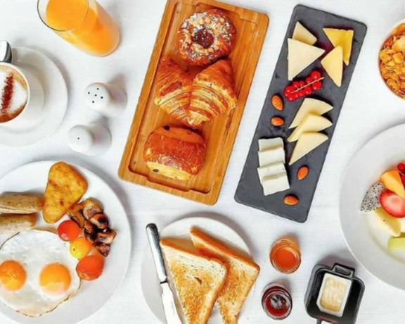 Imagen del bar/restaurante del Hotel Apartamento Al Najada Doha Hotel Apartments By Oaks. Foto 3