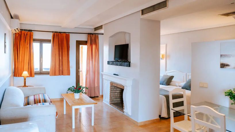 Imagen general del Hotel Apartamento Bahia Sur. Foto 1