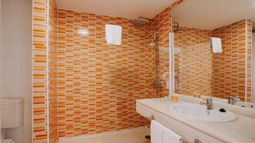 Imagen general del Hotel Apartamento Bahia Sur. Foto 7