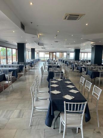 Imagen del bar/restaurante del Hotel Apartamento Bahia Sur. Foto 12