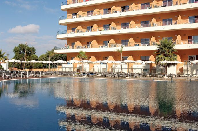 Imagen de la piscina del Hotel Apartamento Balaia Atlantico. Foto 14