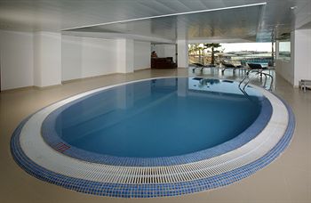 Imagen de la piscina del Hotel Apartamento Balaia Atlantico. Foto 16