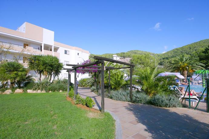 Imagen de los exteriores del Hotel Apartamento Balansat Resort. Foto 12