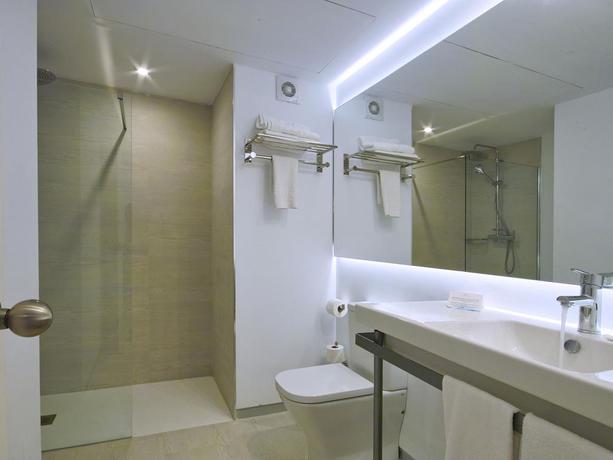 Imagen de los interiores del Hotel Apartamento Balansat Resort. Foto 17