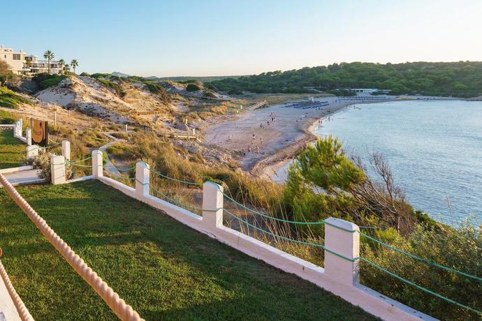 Imagen de los exteriores del Hotel Apartamento Beach Club, Son Parc. Foto 11