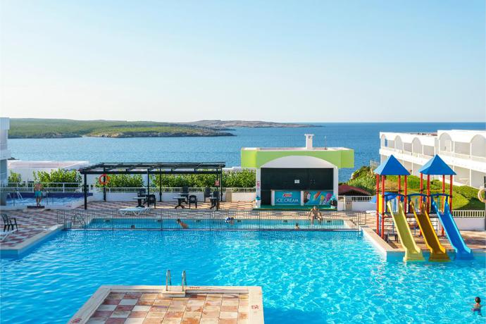 Imagen de la piscina del Hotel Apartamento Beach Club, Son Parc. Foto 18