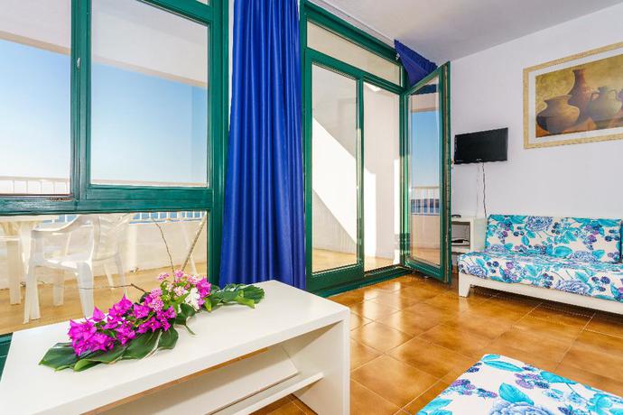 Imagen de la habitación del Hotel Apartamento Beach Club, Son Parc. Foto 6