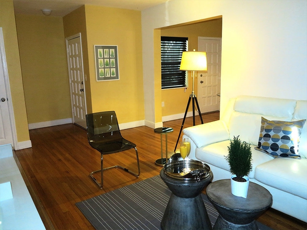 Imagen de los interiores del Hotel Apartamento Beachside All Suites. Foto 11