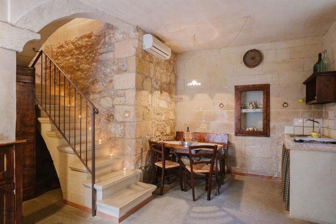 Imagen de los interiores del Hotel Apartamento Borgoterra. Foto 13