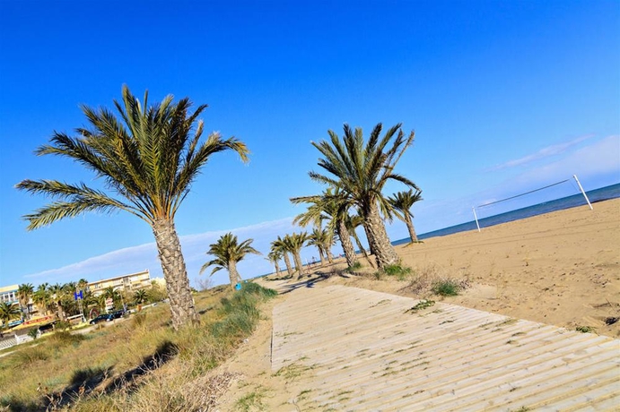 Imagen general del Hotel Apartamento Carlton Playa. Foto 11