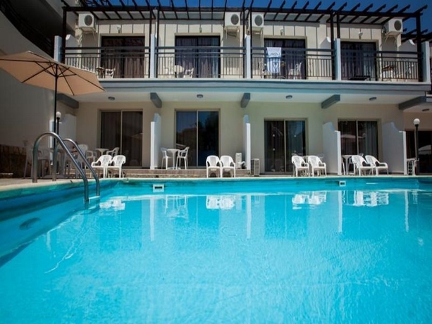 Imagen general del Hotel Apartamento Crystallo Apartments. Foto 11