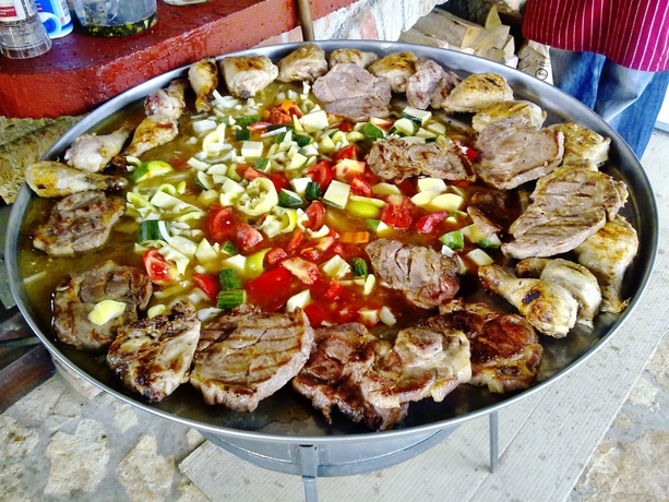 Imagen del bar/restaurante del Hotel Apartamento Etno Garden apartment and rooms. Foto 6