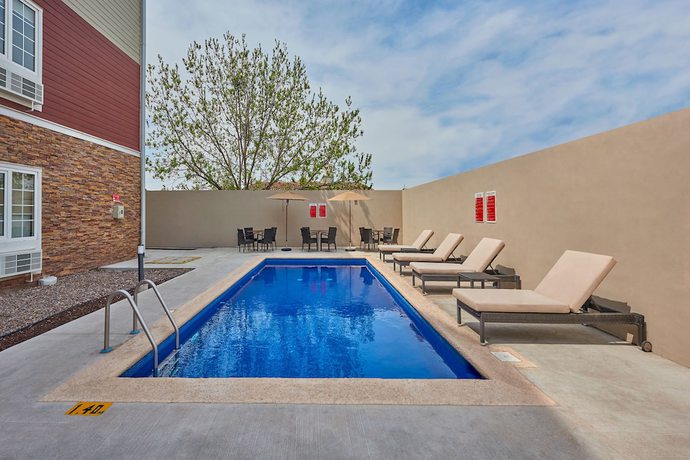 Imagen de la piscina del Hotel Apartamento Extended Suites Chihuahua La Juventud. Foto 17