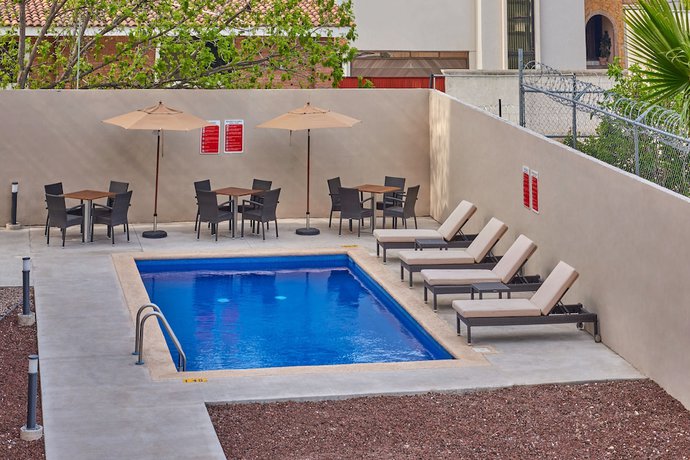 Imagen de la piscina del Hotel Apartamento Extended Suites Chihuahua La Juventud. Foto 19