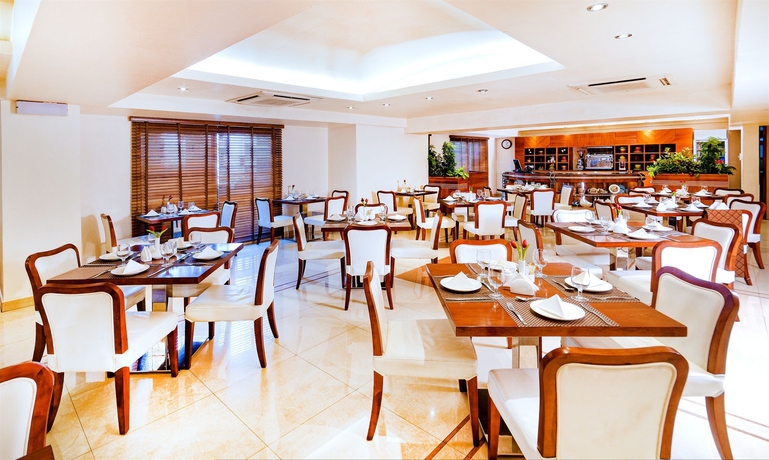 Imagen del bar/restaurante del Hotel Apartamento Golden Sands, Dubai. Foto 4