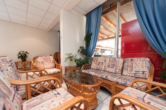 Imagen general del Hotel Apartamento Green Bungalows. Foto 2