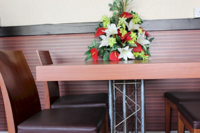 Imagen del bar/restaurante del Hotel Apartamento Hafez Hotel Apartments. Foto 2