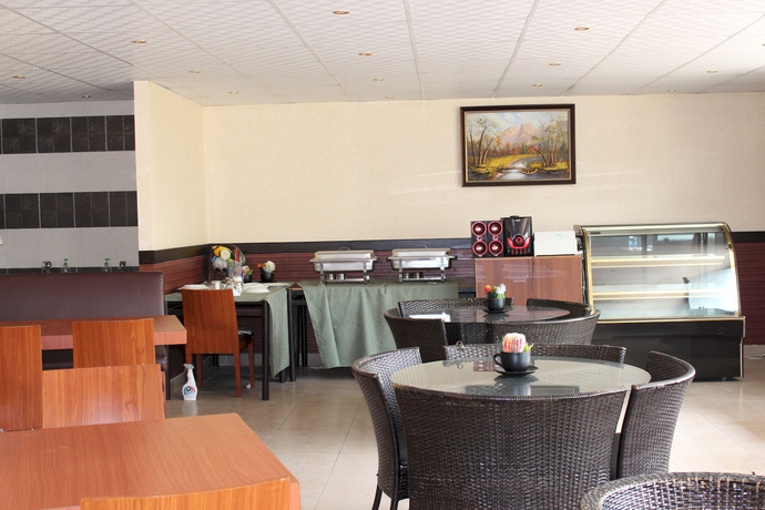 Imagen del bar/restaurante del Hotel Apartamento Hafez Hotel Apartments. Foto 3